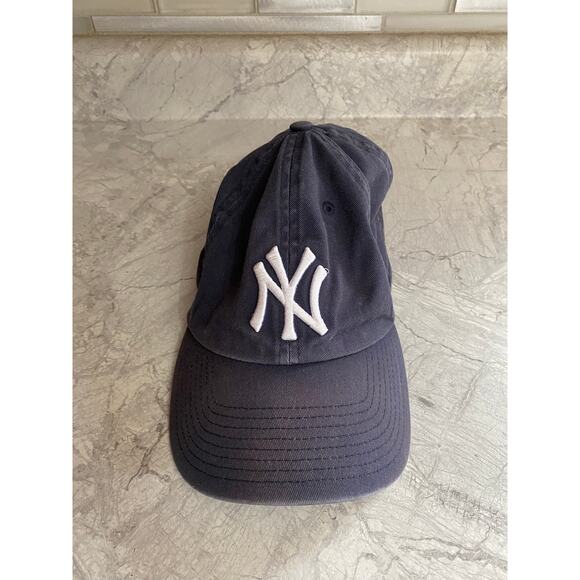 New York Yankees Faded Blue Baseball Hat - Picture 2 of 9